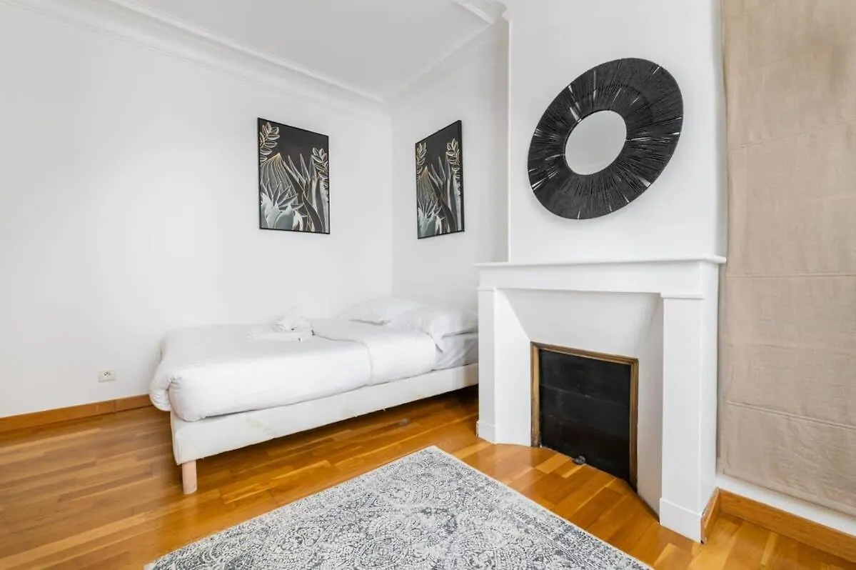 Apartment 85M2 De Confort Paris 17 - Charme Parisien 6P - Flat-Guest